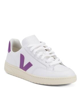 VEJA
Made In Brazil Leather V12 Sneakers